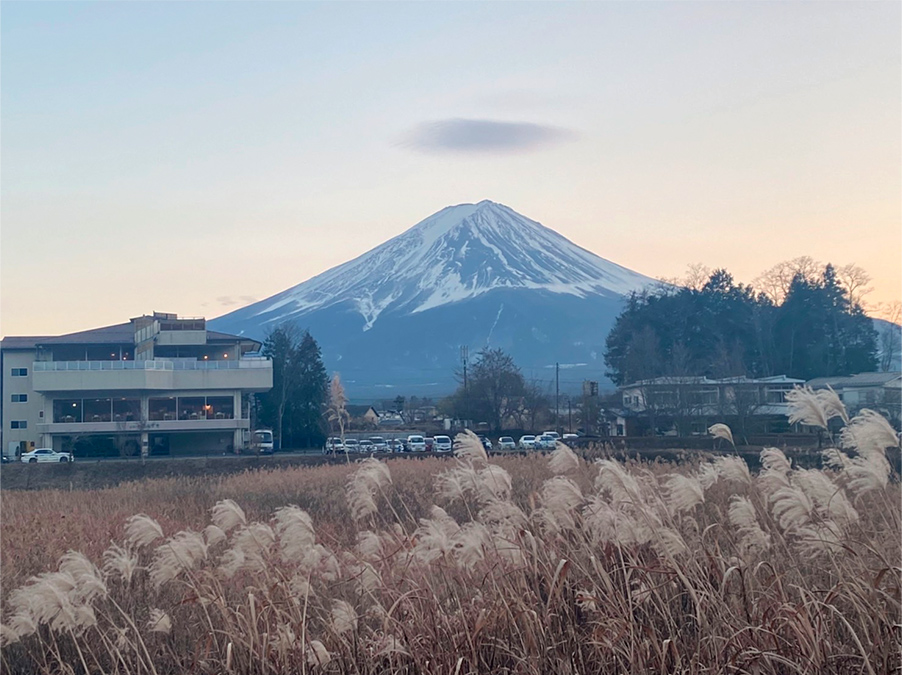 .中嶋　梓 . なかじま あずさ.