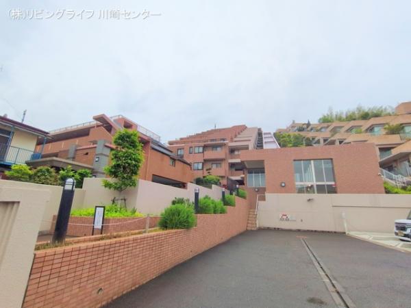 川崎市高津区久地1