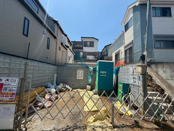 横浜市泉区白百合2
