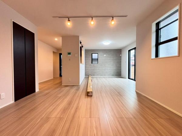 横浜市金沢区六浦東3