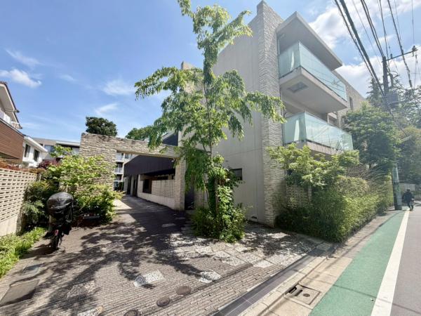 世田谷区羽根木1
