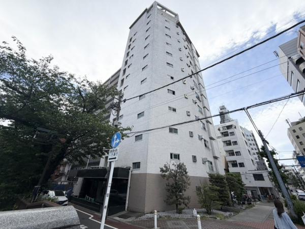 目黒区青葉台1