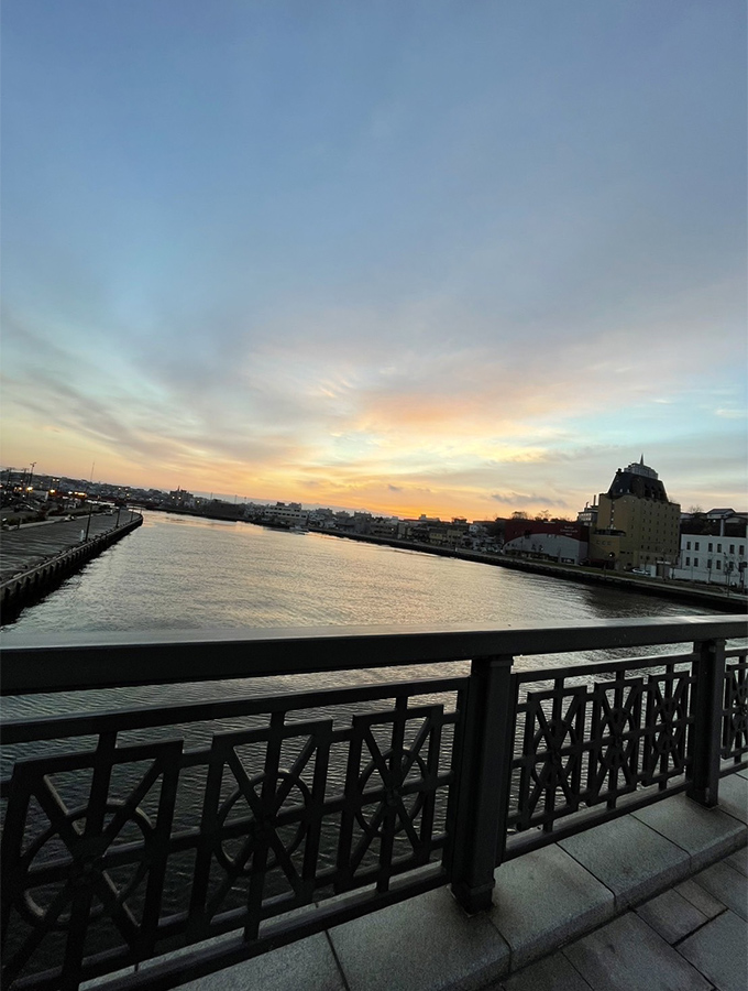 .秋山　駿佑 . あきやま しゅんすけ.