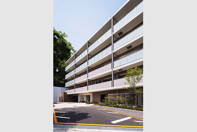 エントランスファサード2(ENTRANCE FACADE 2)